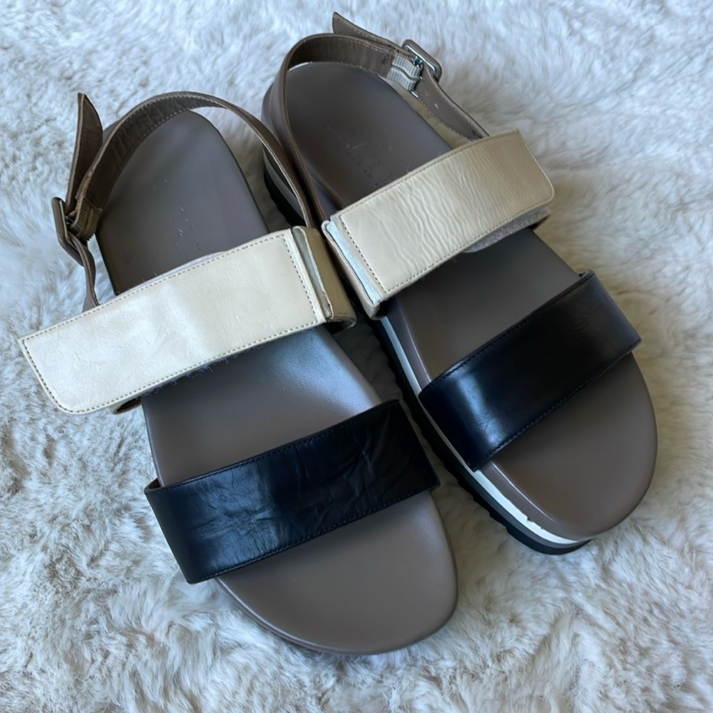 NWOT Anyi Lu Sandals